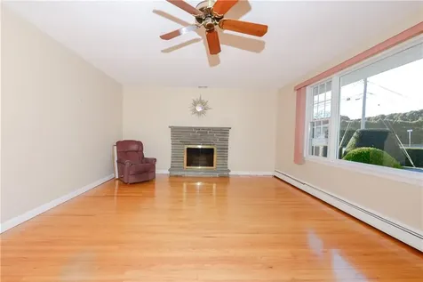 44 Lisa Terrace Portsmouth RI 02871