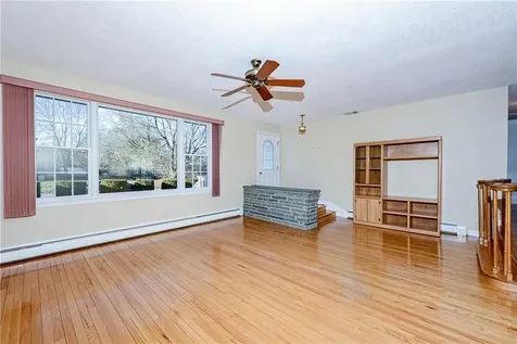 44 Lisa Terrace Portsmouth RI 02871