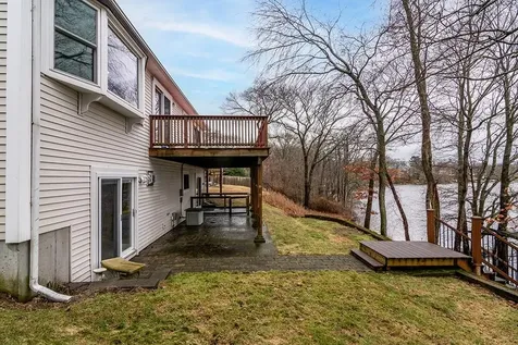 78 Zachariah Place Warwick RI 02889