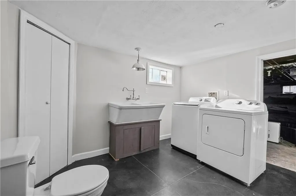 13 Silver Lake Avenue Warwick RI 02888