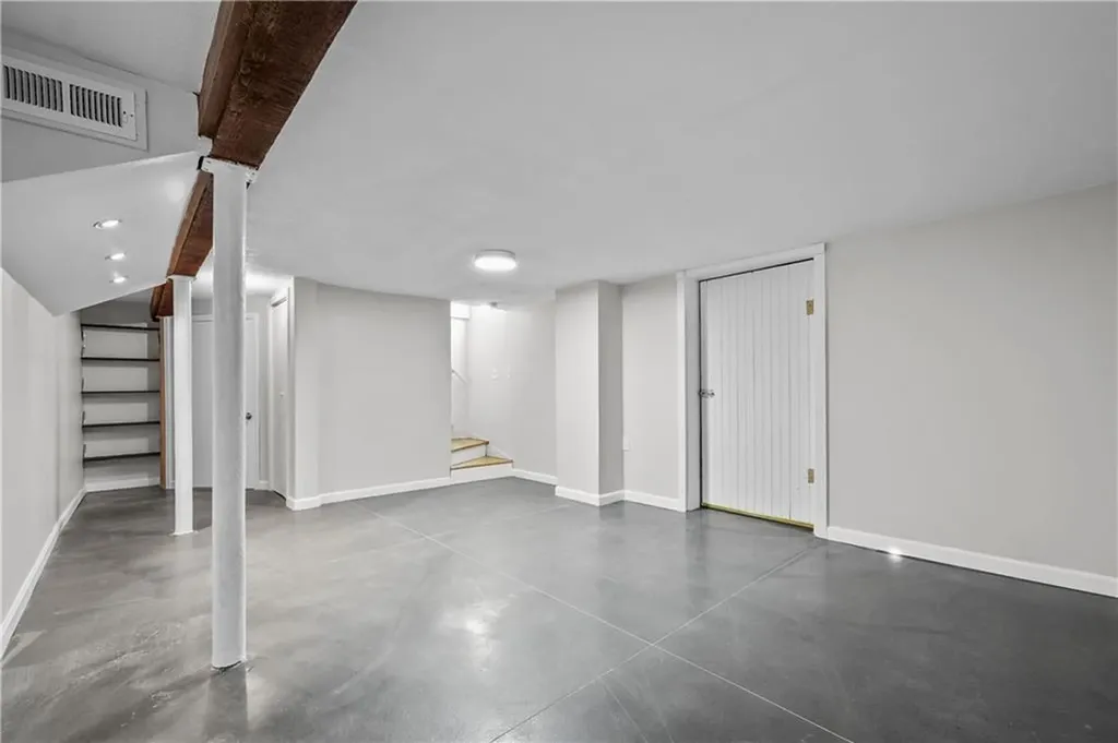 13 Silver Lake Avenue Warwick RI 02888