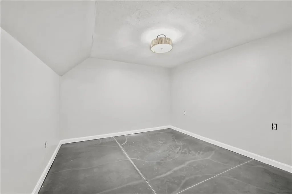 13 Silver Lake Avenue Warwick RI 02888
