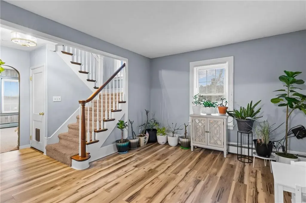 76 Lexington Avenue West Warwick RI 02893