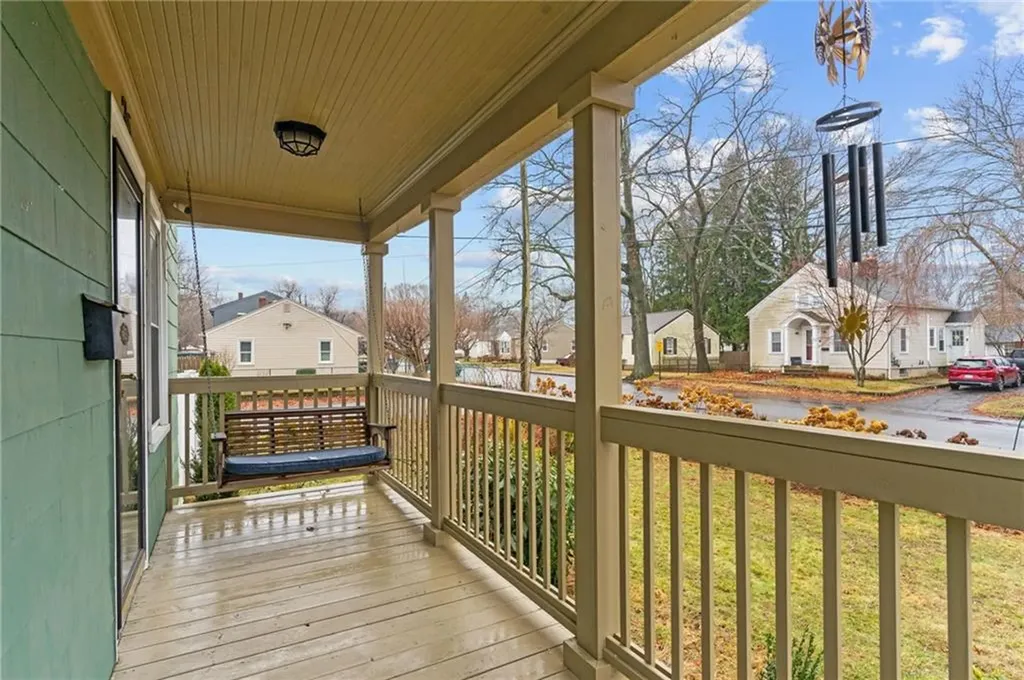 76 Lexington Avenue West Warwick RI 02893