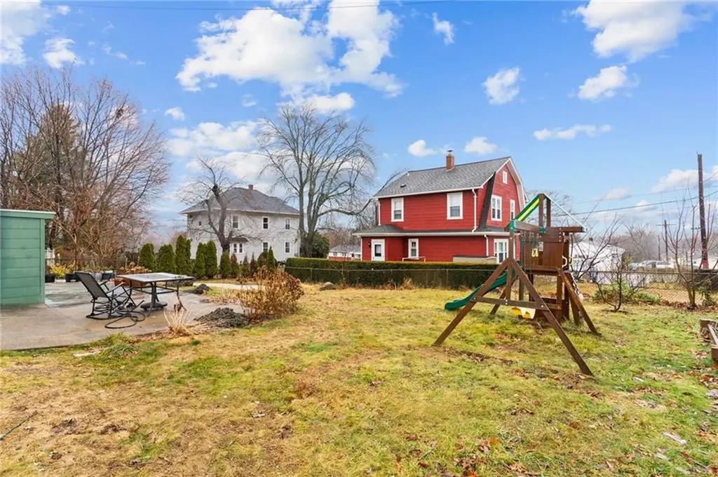 76 Lexington Avenue West Warwick RI 02893