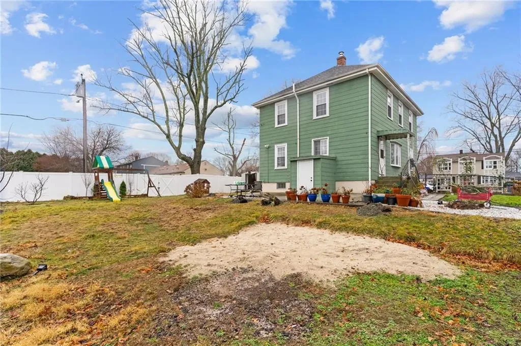 76 Lexington Avenue West Warwick RI 02893