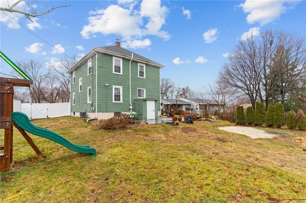 76 Lexington Avenue West Warwick RI 02893