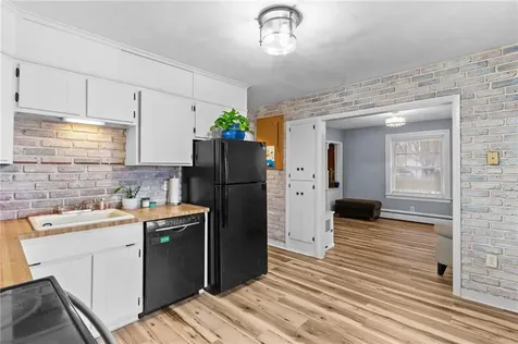 76 Lexington Avenue West Warwick RI 02893