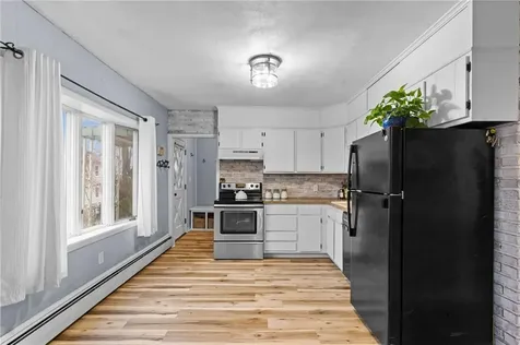 76 Lexington Avenue West Warwick RI 02893