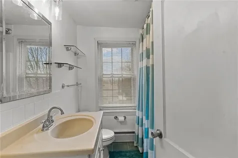 76 Lexington Avenue West Warwick RI 02893