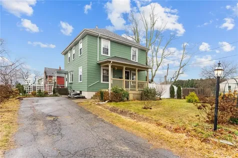 76 Lexington Avenue West Warwick RI 02893