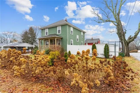 76 Lexington Avenue West Warwick RI 02893