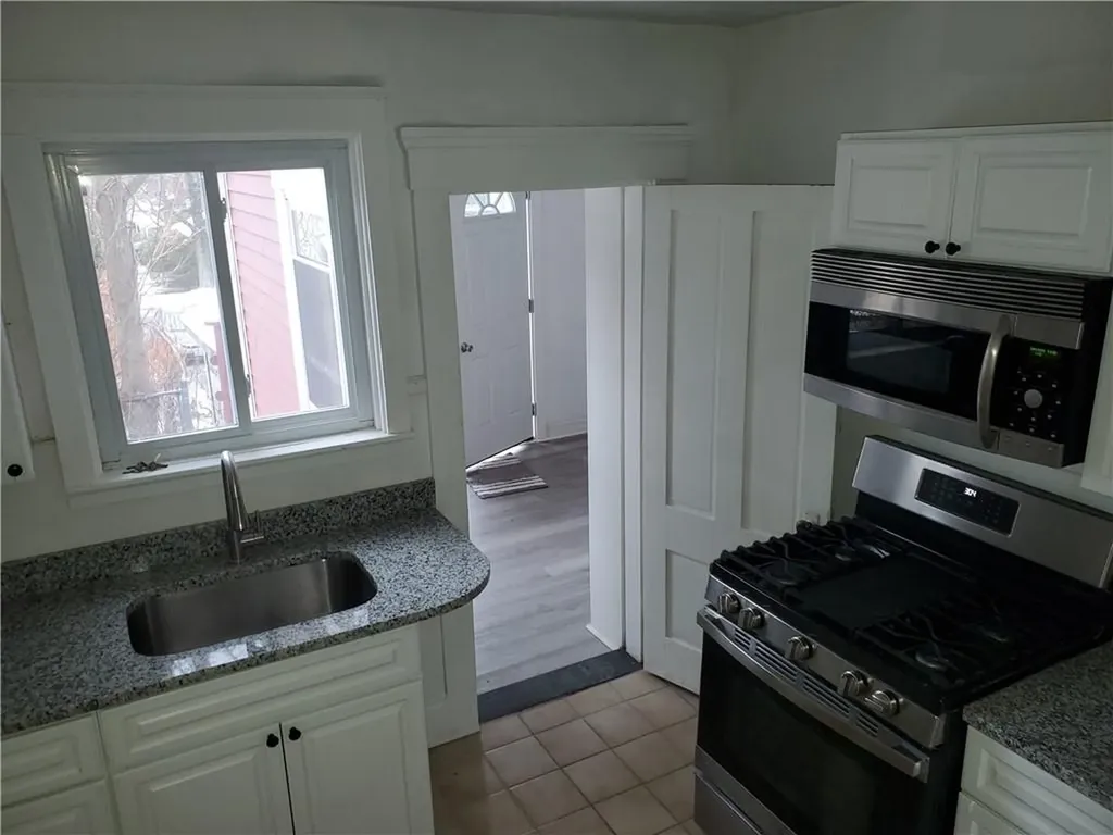 88 Clyde Street West Warwick RI 02893