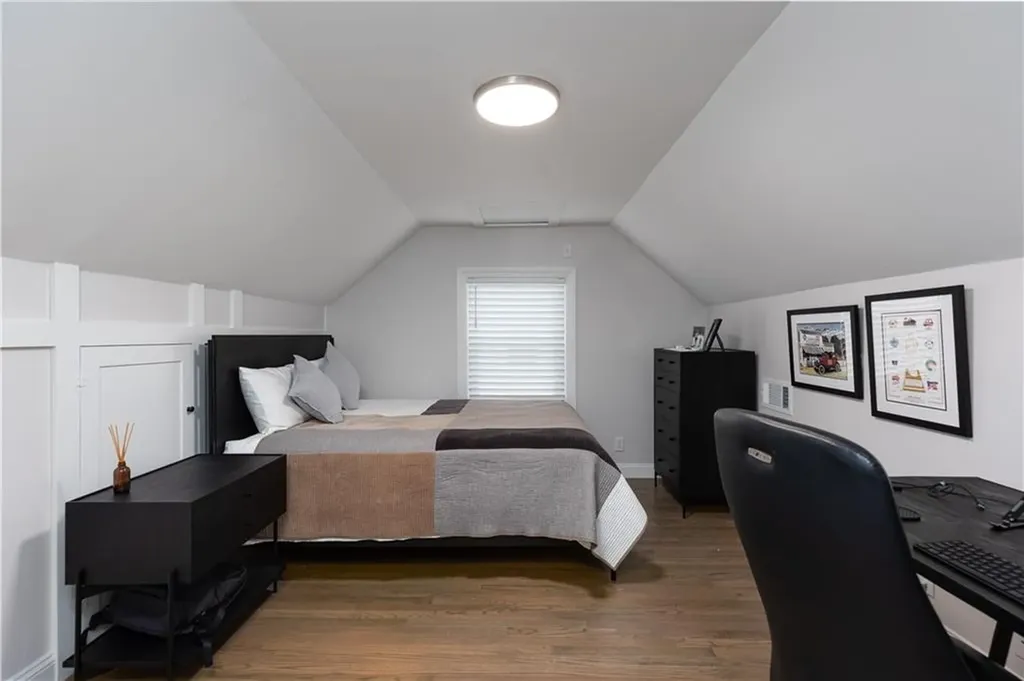 15 Kenton Avenue East Providence RI 02916