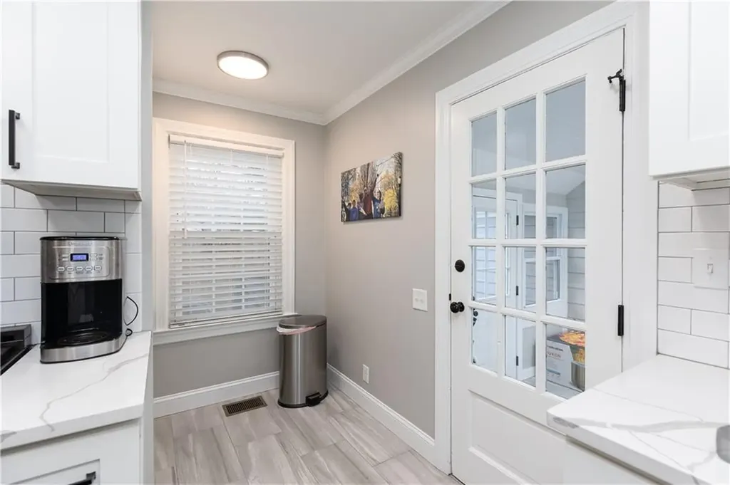 15 Kenton Avenue East Providence RI 02916