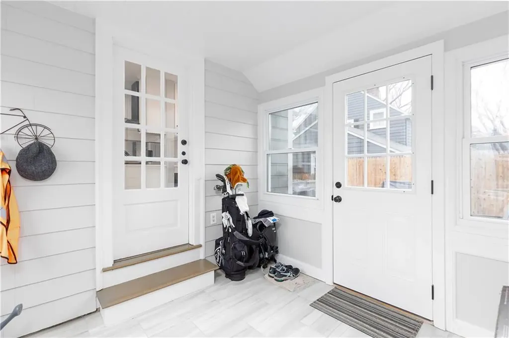 15 Kenton Avenue East Providence RI 02916