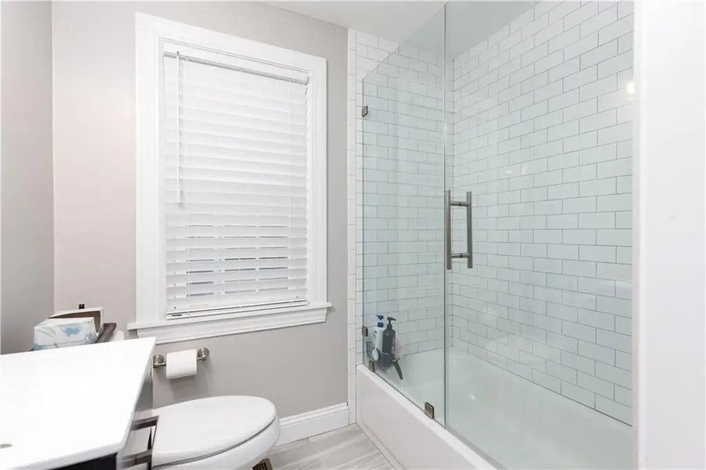 15 Kenton Avenue East Providence RI 02916