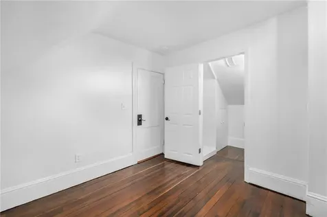 136 Mercer Street East Providence RI 02914