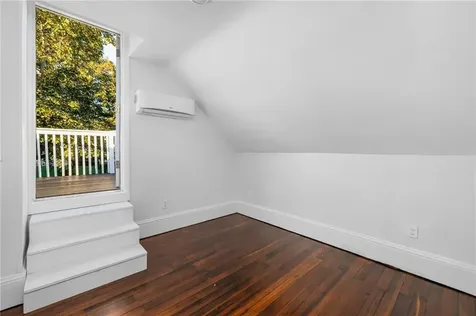 136 Mercer Street East Providence RI 02914