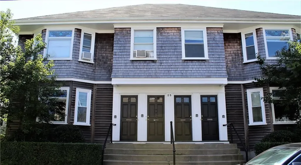 25 West Narragansett Avenue Newport RI 02840