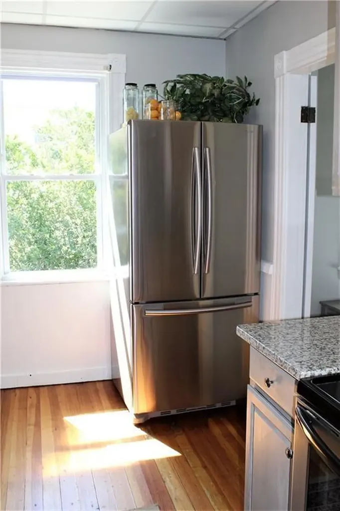 25 West Narragansett Avenue Newport RI 02840