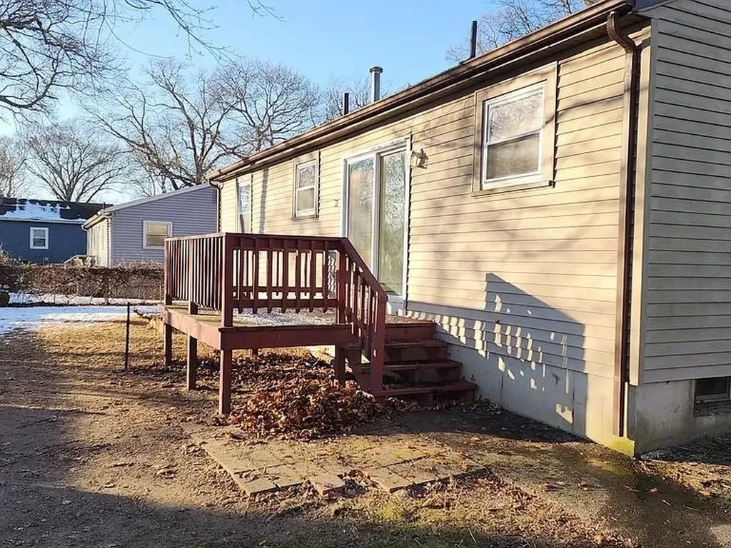 98 Pinehurst Avenue Warwick RI 02889