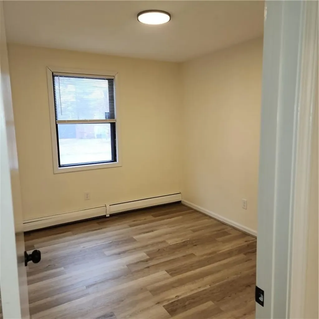 98 Pinehurst Avenue Warwick RI 02889