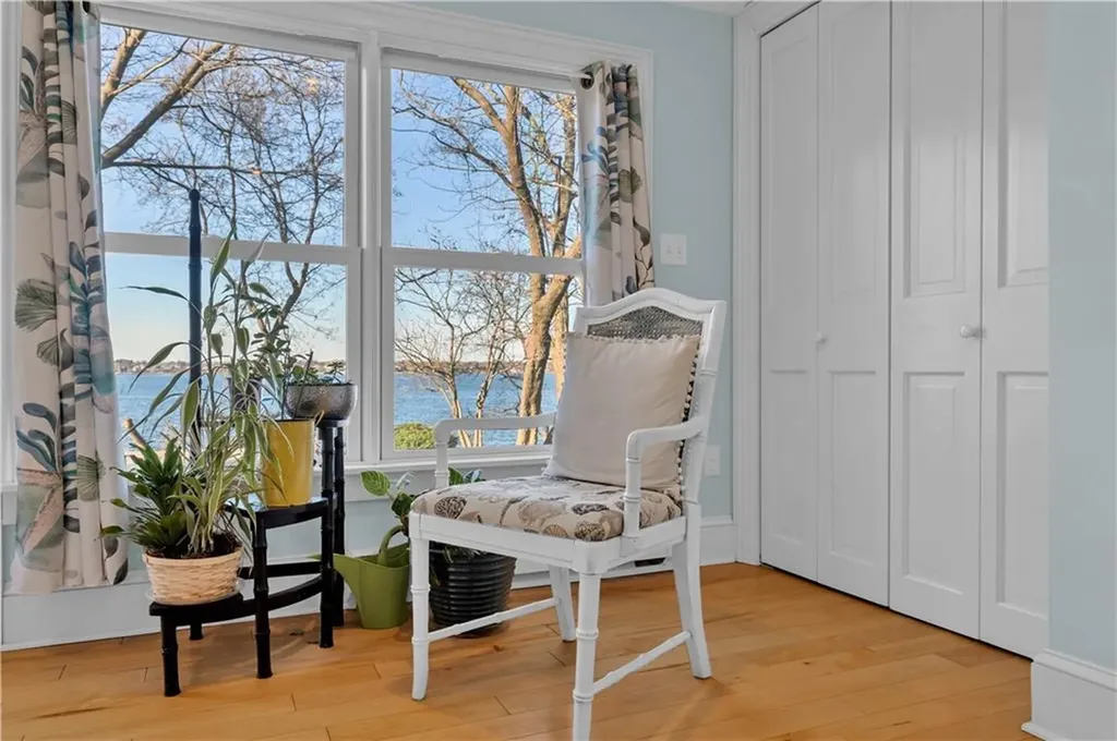 41 Jackson Avenue East Providence RI 02915