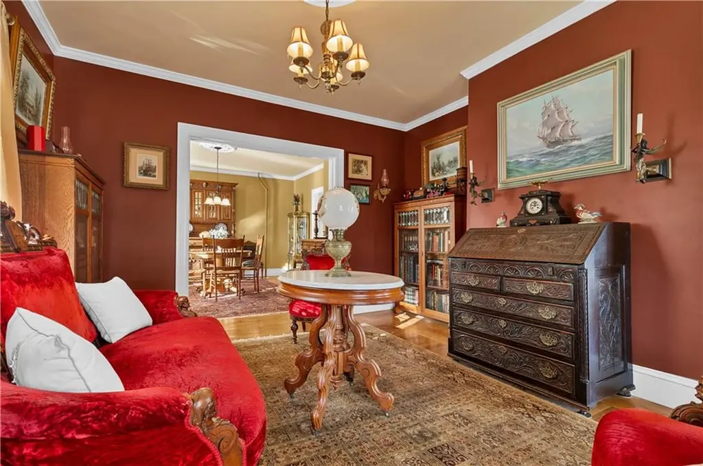 41 Jackson Avenue East Providence RI 02915