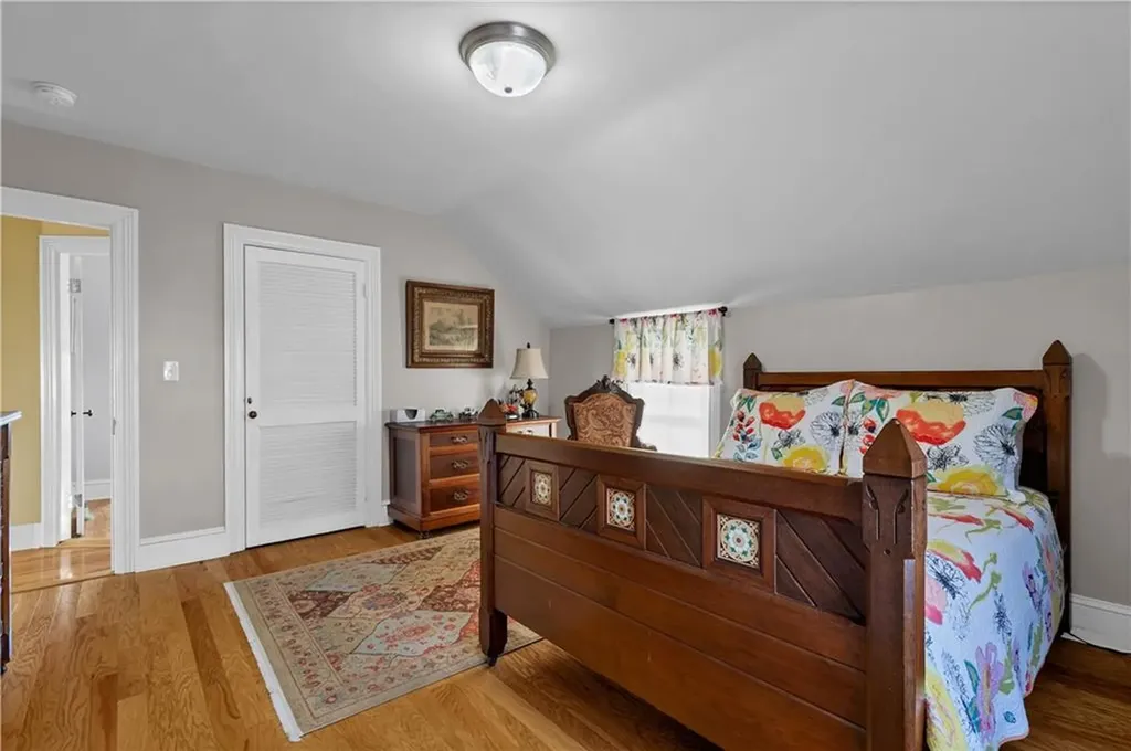 41 Jackson Avenue East Providence RI 02915