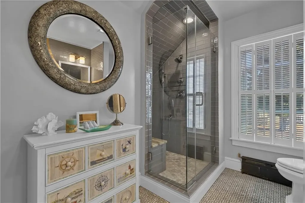 41 Jackson Avenue East Providence RI 02915