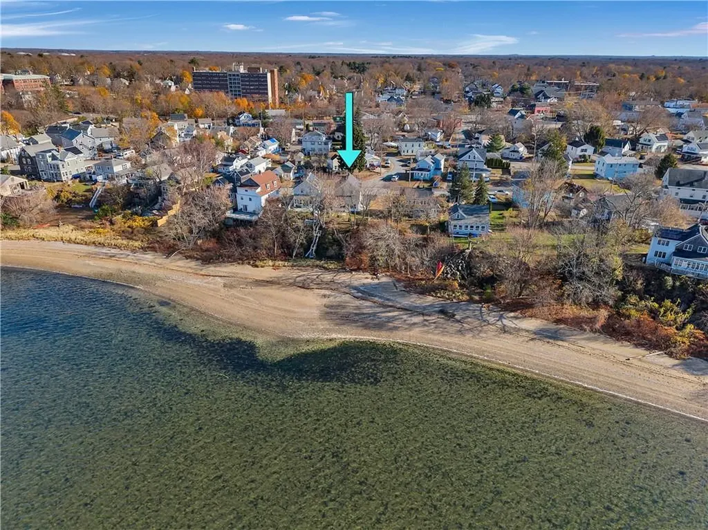 41 Jackson Avenue East Providence RI 02915