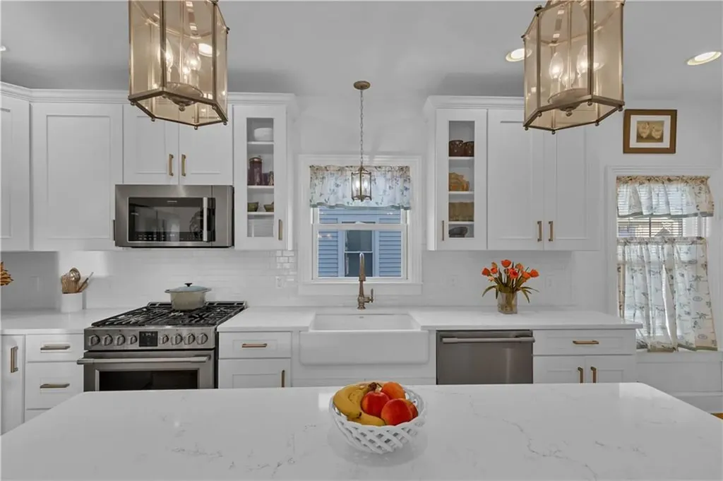 41 Jackson Avenue East Providence RI 02915