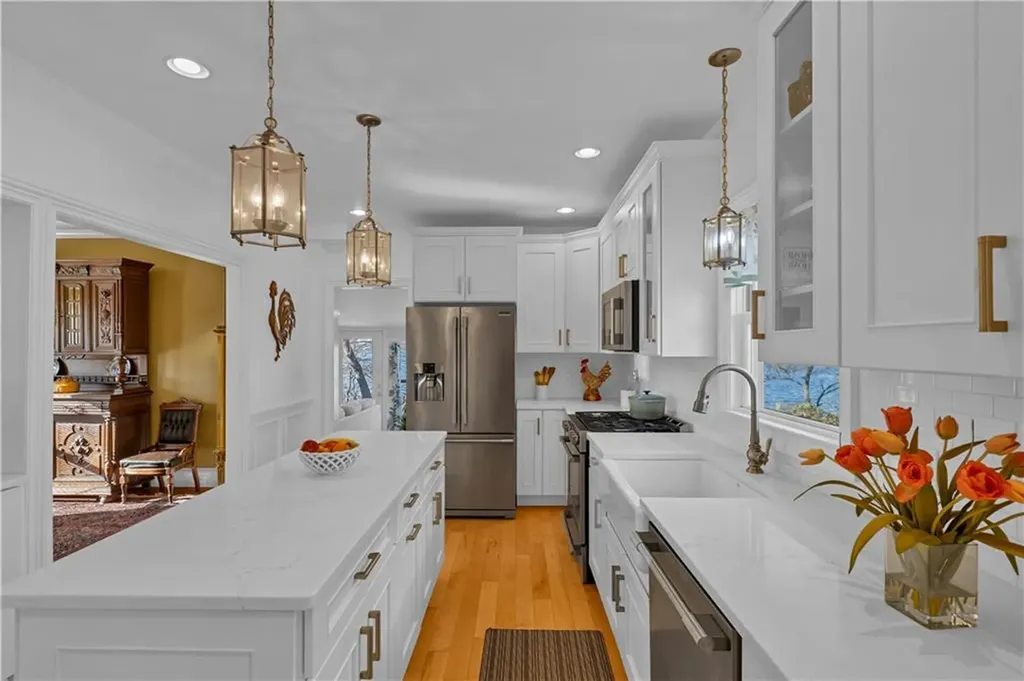 41 Jackson Avenue East Providence RI 02915