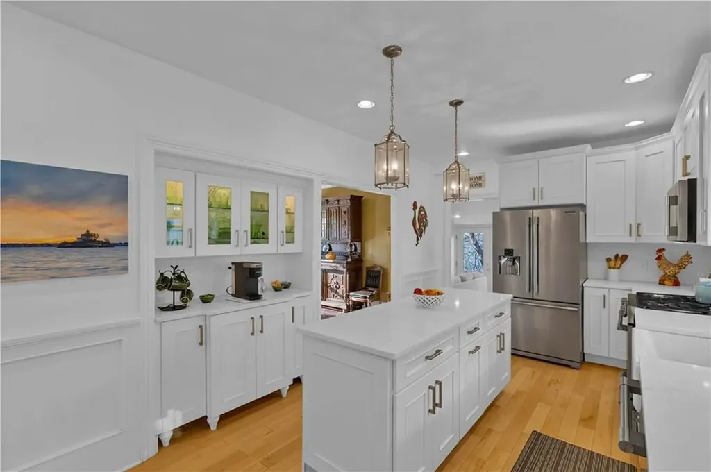 41 Jackson Avenue East Providence RI 02915