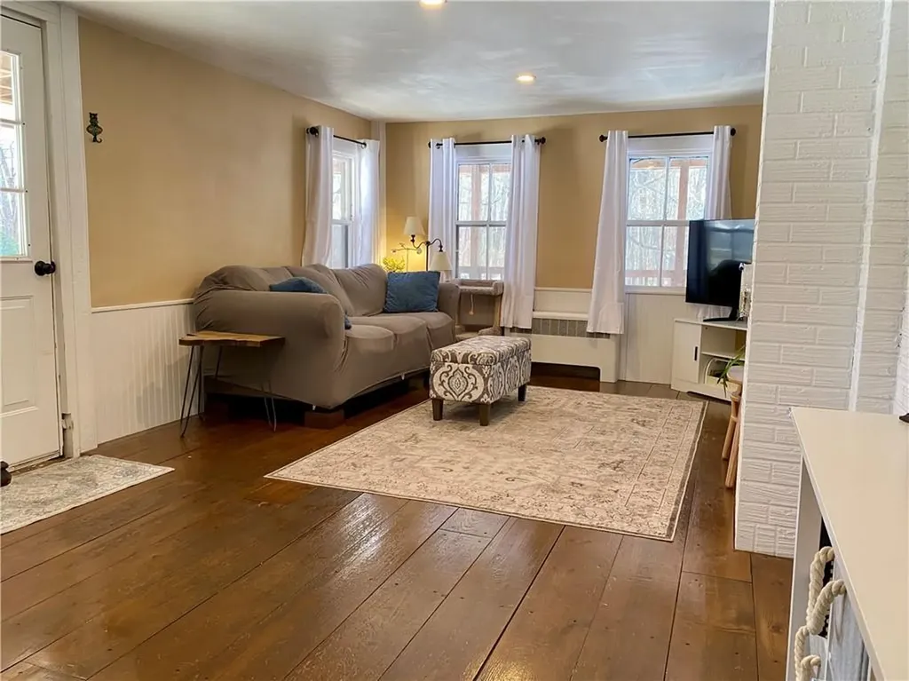 285 Cooper Road Glocester RI 02814