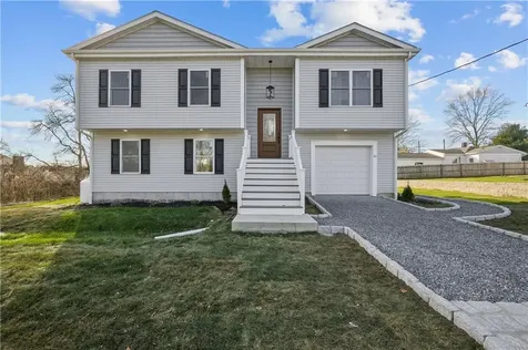 41 Hudson Street Tiverton RI 02878