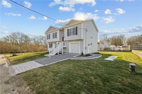 41 Hudson Street Tiverton RI 02878