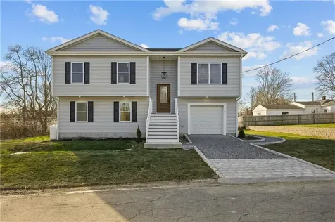 41 Hudson Street Tiverton RI 02878