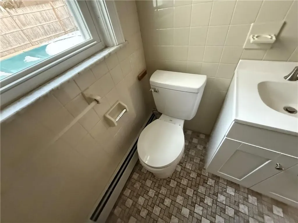 151 Ausdale Road Cranston RI 02910