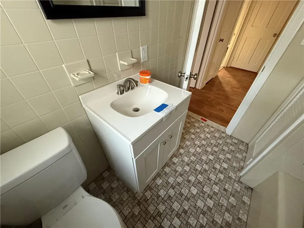 151 Ausdale Road Cranston RI 02910