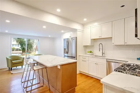 21 Townsend Street Barrington RI 02806