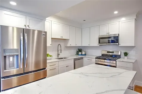 21 Townsend Street Barrington RI 02806