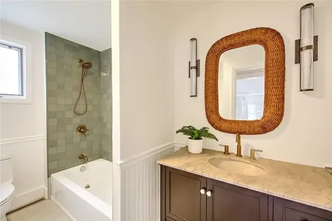 21 Townsend Street Barrington RI 02806