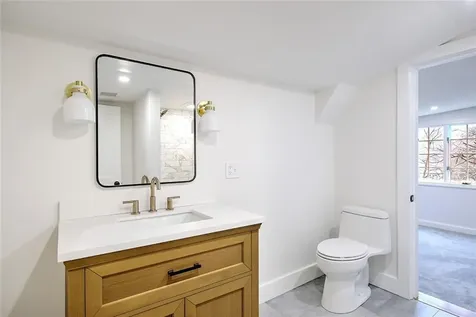 21 Townsend Street Barrington RI 02806