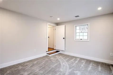 21 Townsend Street Barrington RI 02806