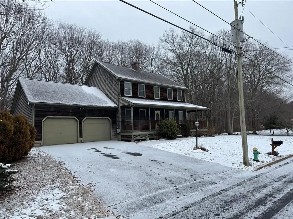 106 Derbyshire Drive Cranston RI 02921