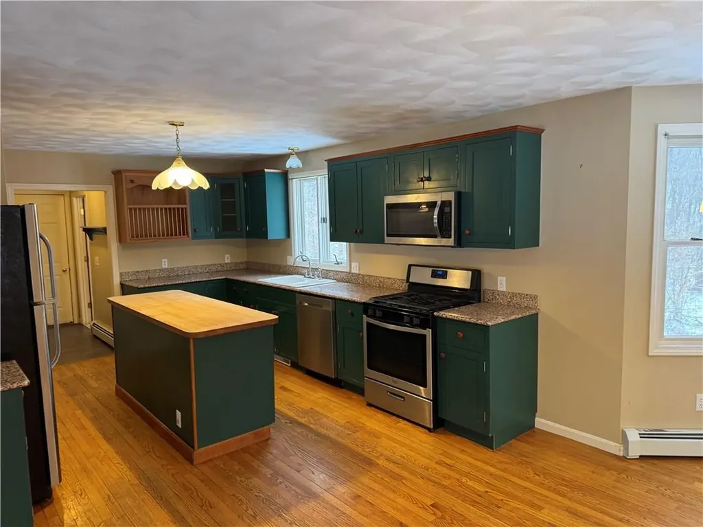 106 Derbyshire Drive Cranston RI 02921