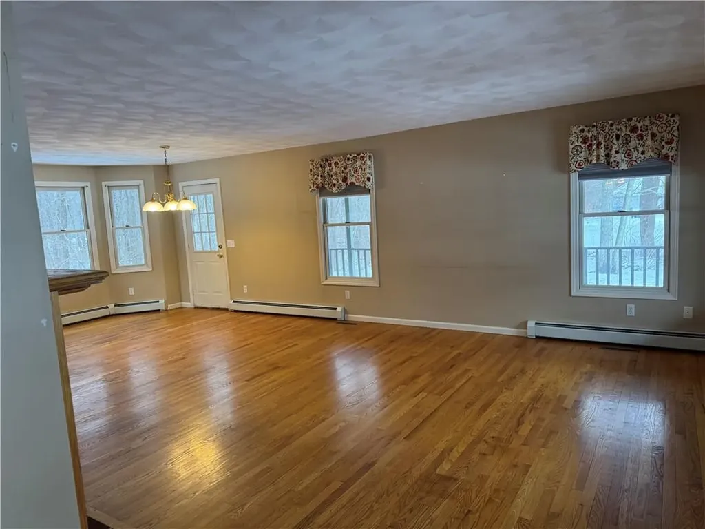 106 Derbyshire Drive Cranston RI 02921