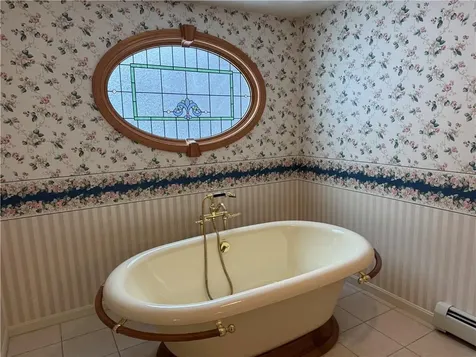 106 Derbyshire Drive Cranston RI 02921